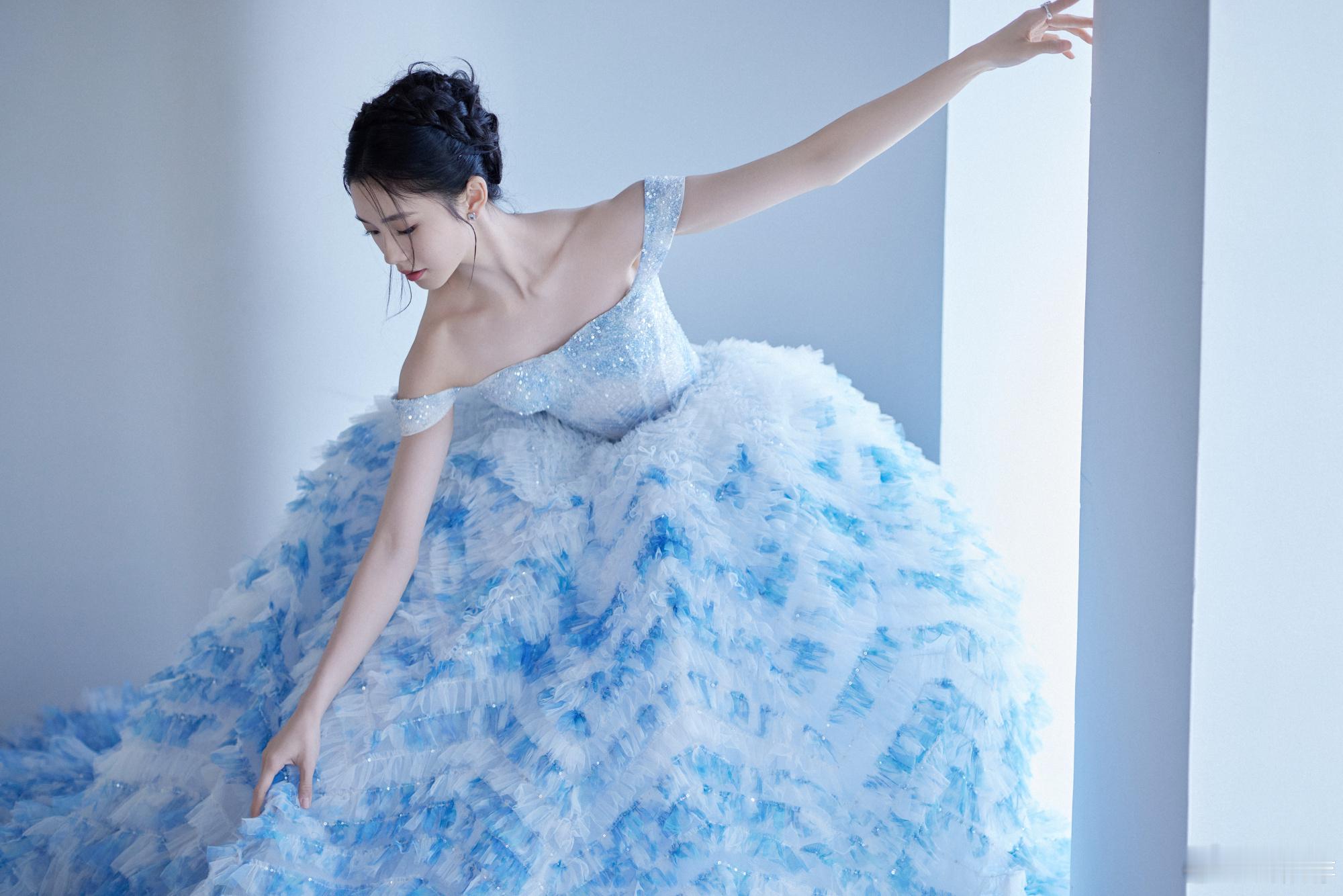刘浩存 冰雪公主  真美呀！浩存，气质好好呀[彩虹屁] 