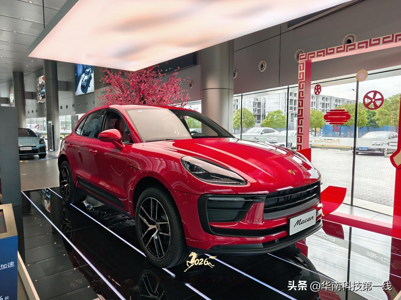 这边刚发布保时捷设计，马上荣耀跟保时捷的活动就跟上了，能试驾还能体验最新的荣耀的