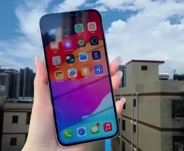 为什么iPhone用的时间比较长？
手机圈里有一种挺有意思的“老兵现象”。有些新