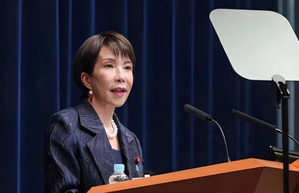 日本这次不装了，高市早苗政府计划在这个月内彻底取消防卫装备出口的相关限制，这次要