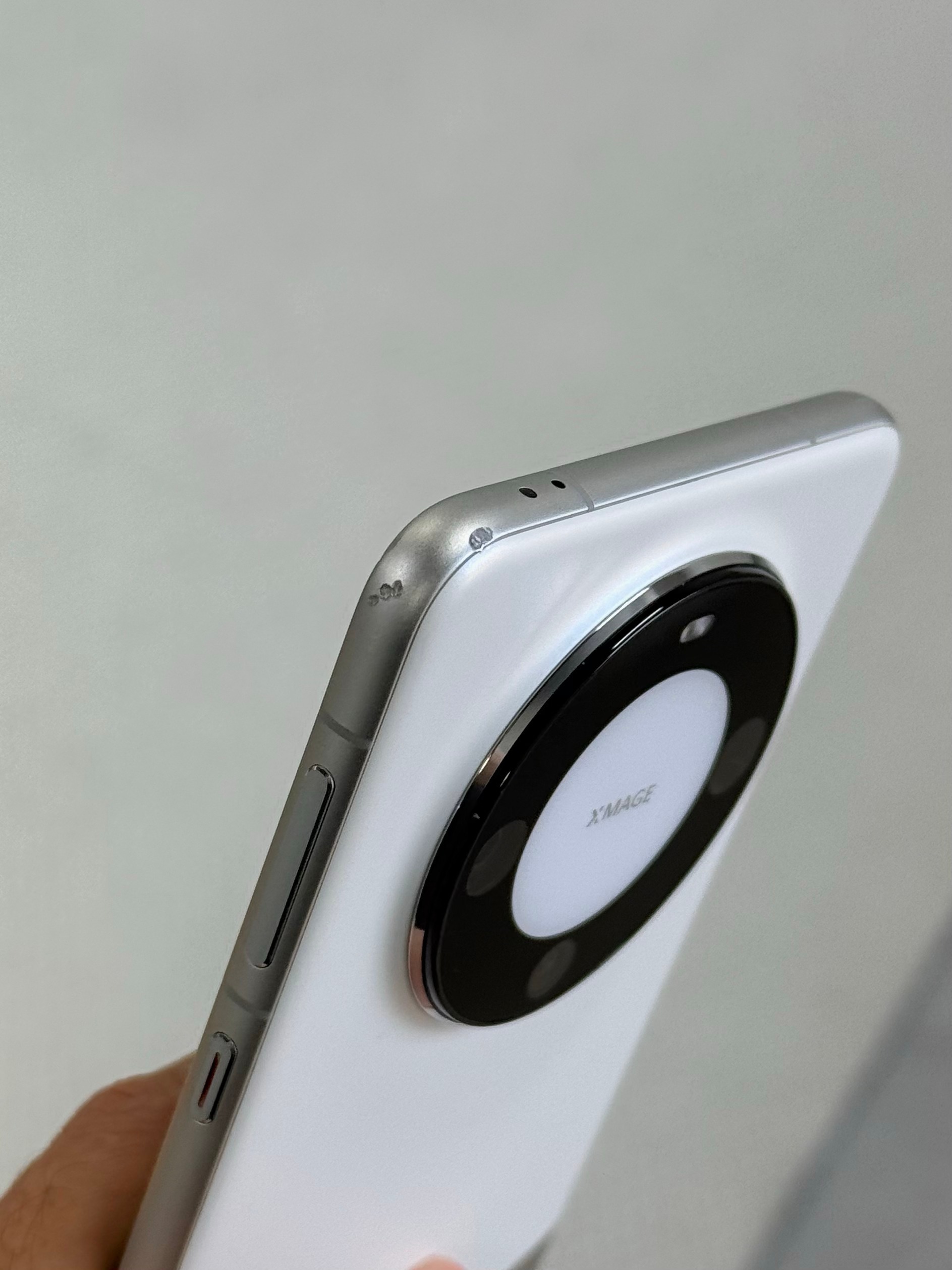 准备过两天去华为店里把美丽之前用的战损版华为Mate60 Pro 以旧换新一台 