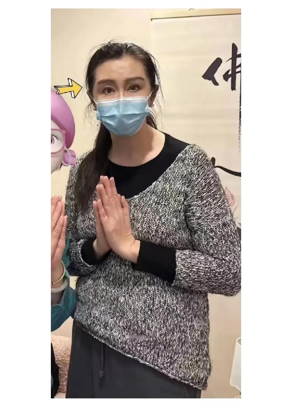 王祖贤艾灸馆收入曝光多位客人曝体验感，480一个客人，个位数按9人算，4300，