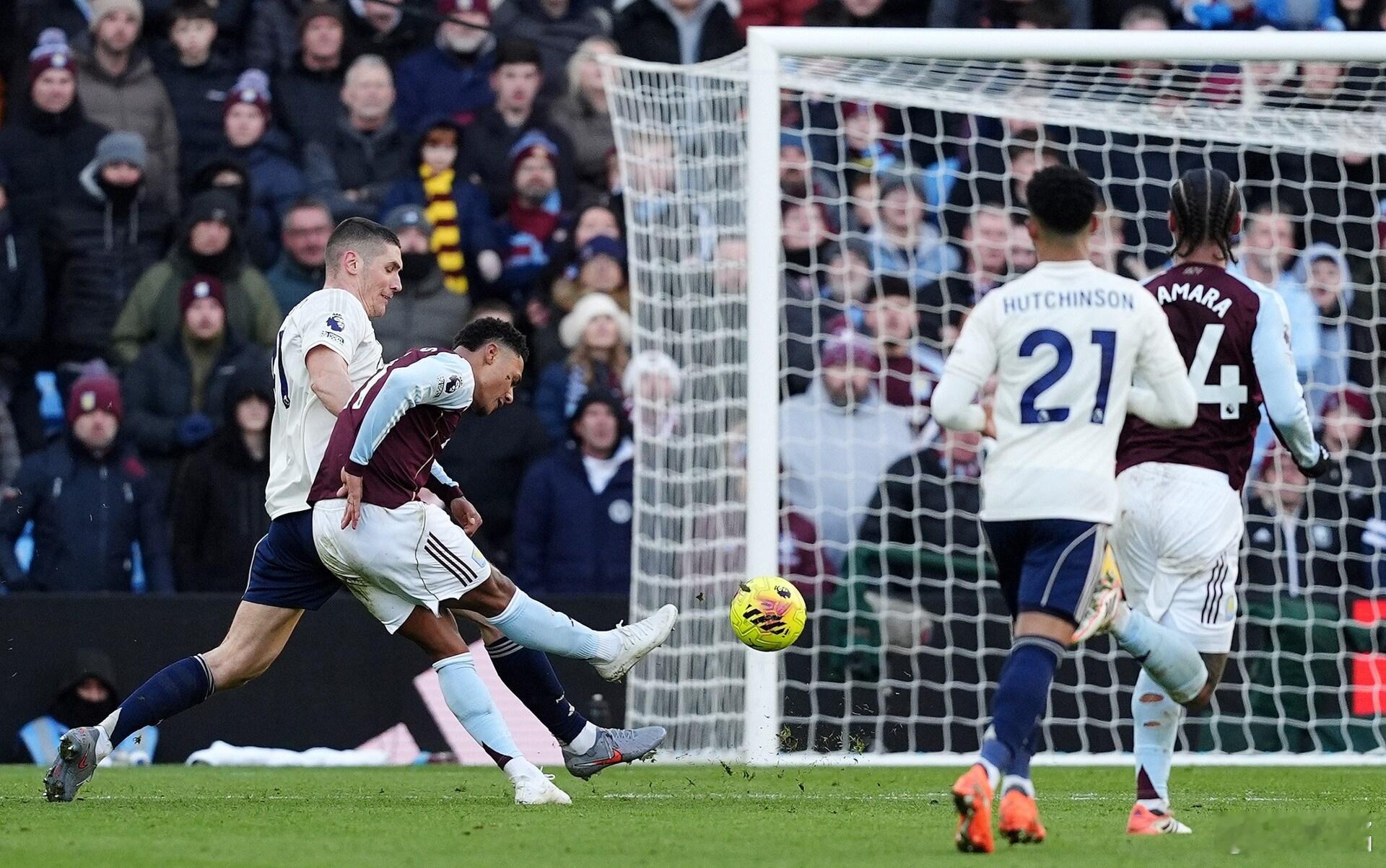 阿斯顿维拉3比1诺丁汉森林 其实阿斯顿维拉、诺丁汉森林，上赛季都挺遗憾的。这两支