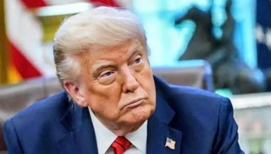 中国这次态度非常明确，不再模棱两可。据英国媒体报道，中方已经清晰表态：如果美国签