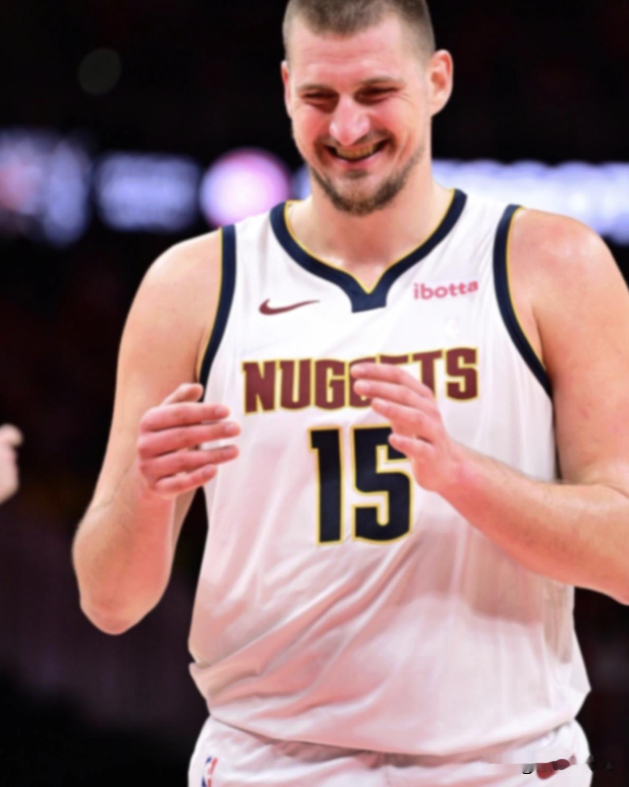 NBA不同年代三大最强中锋！大家认同吗？
 
50年代
 
1. 乔治·麦肯：N