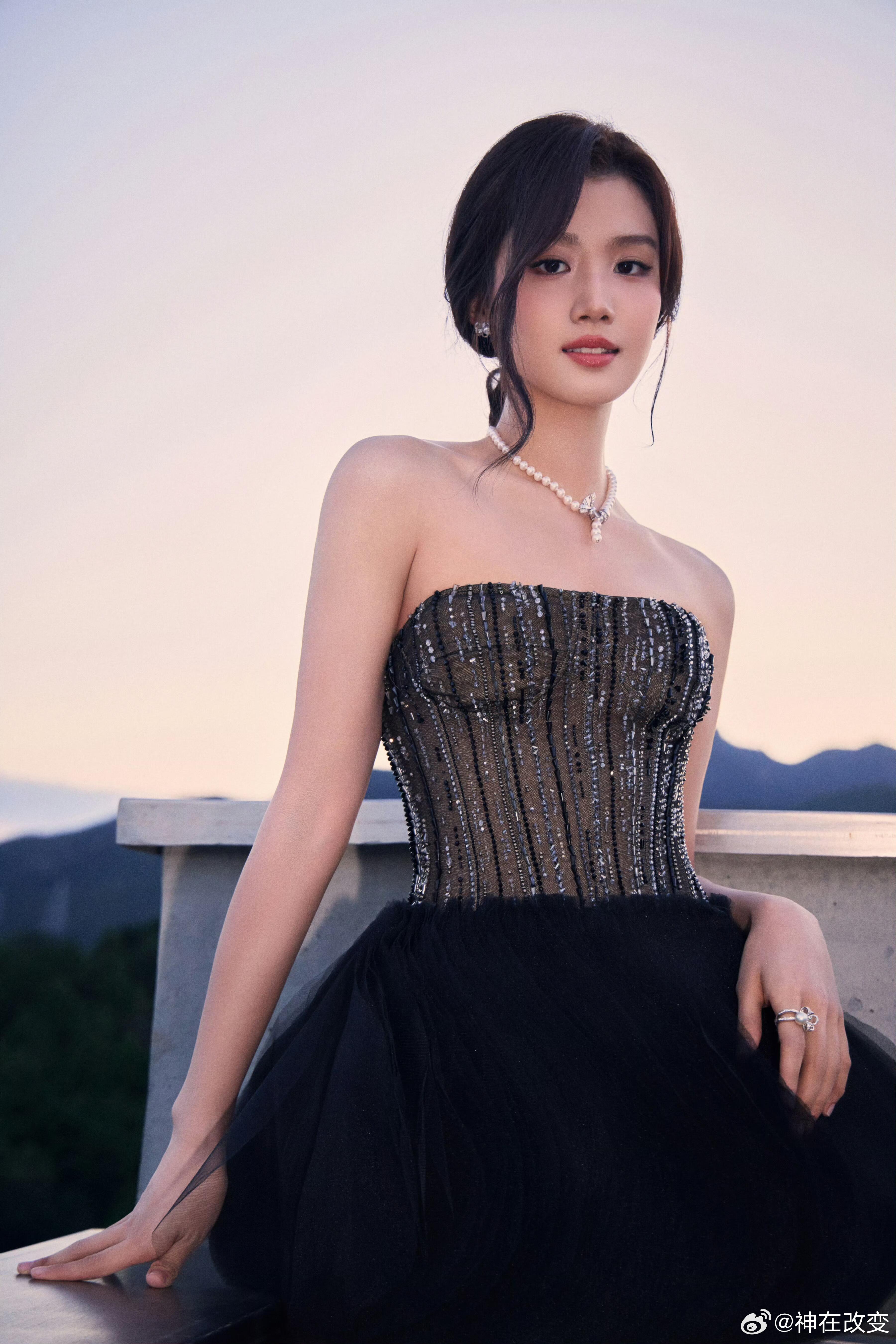 卢昱晓[超话]  卢昱晓太美了｜卢昱晓｜ ​​​
