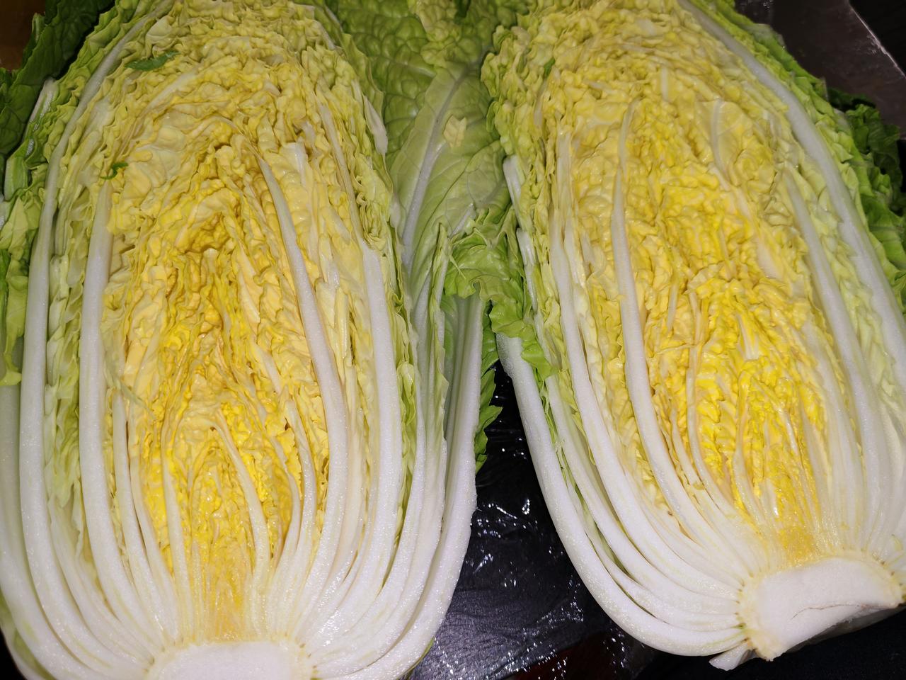 我们同学，有个女生是朝鲜族，她教给我们如何做韩国泡菜，非常简单！我们都会做。

