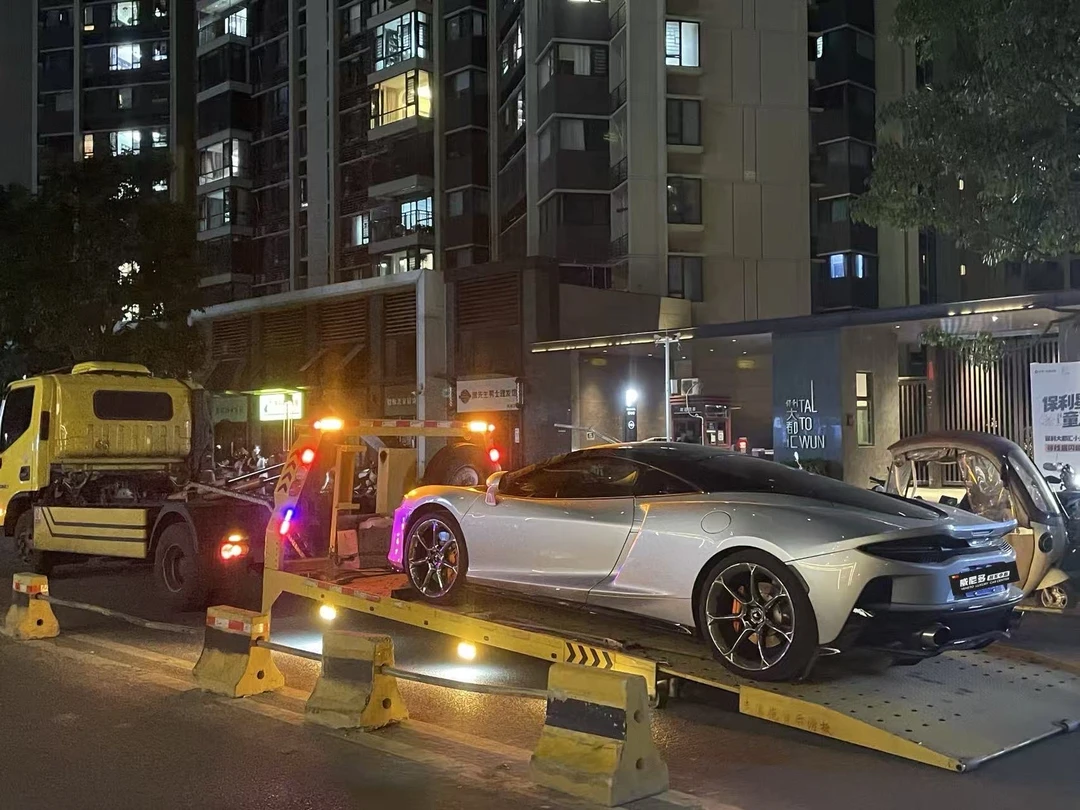 99万全款出20年迈凯轮GT！银外配白内😍
