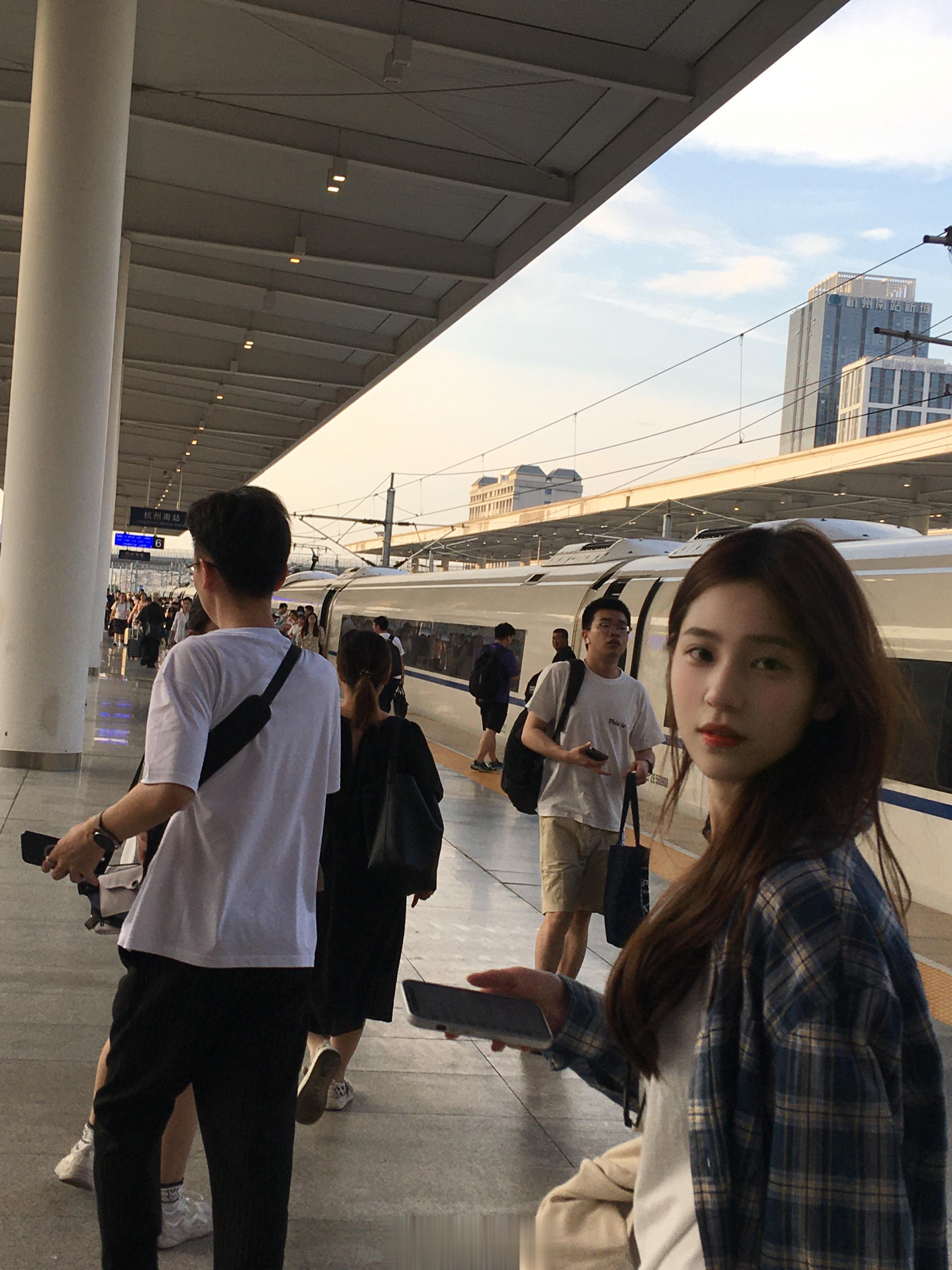 漏了四张 妈的这组怎么每张都美啊 ​​​