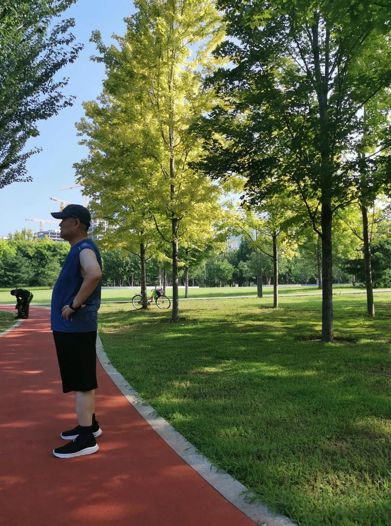 立秋作为夏秋之交的重要节气，历来是诗人感时伤怀、托物言志的灵感源泉。以下几类名篇