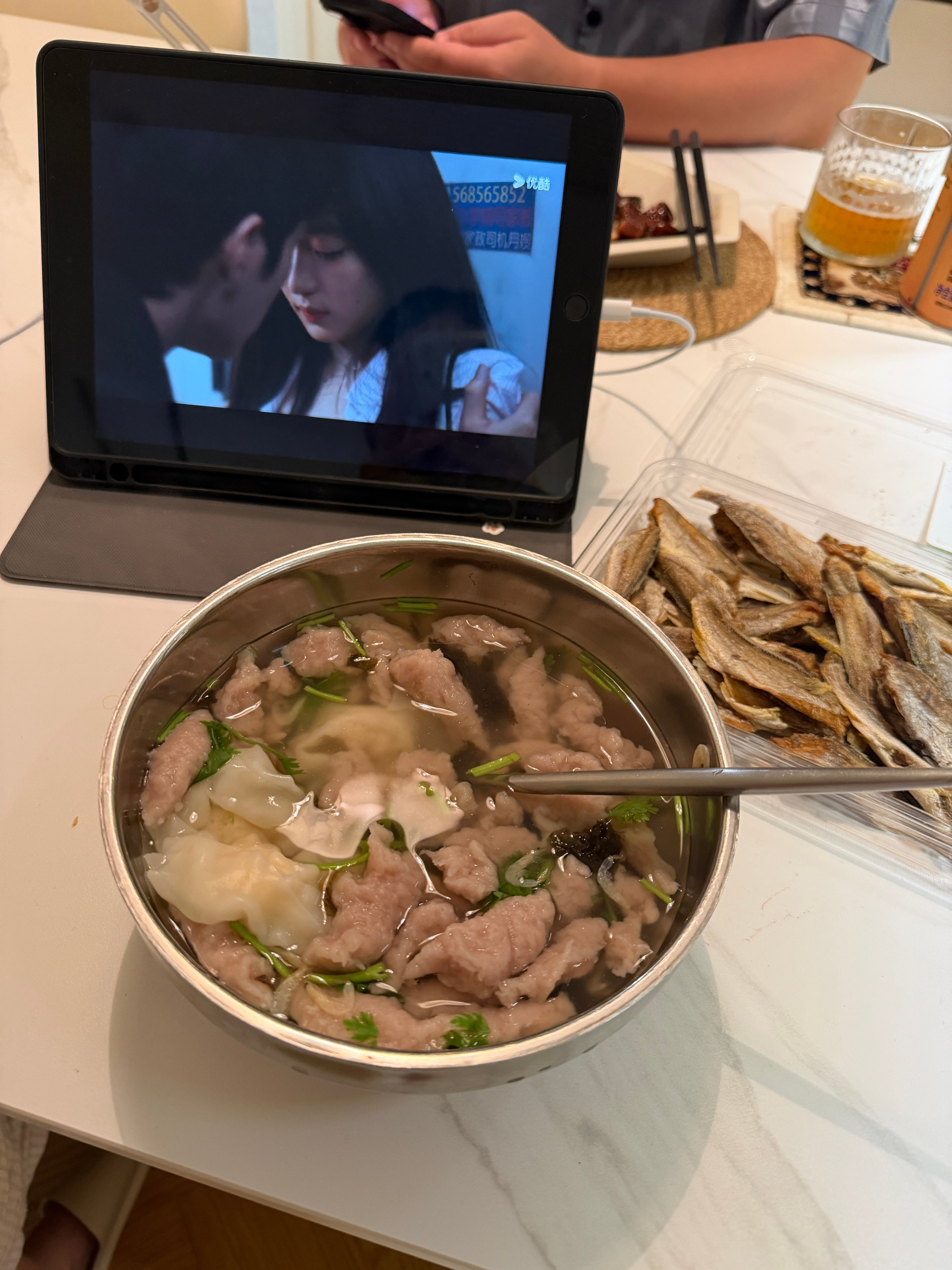 《早春晴朗》看得我发出鸡叫哈哈哈哈哈我就喜欢熟男熟女拉扯 ​​​
