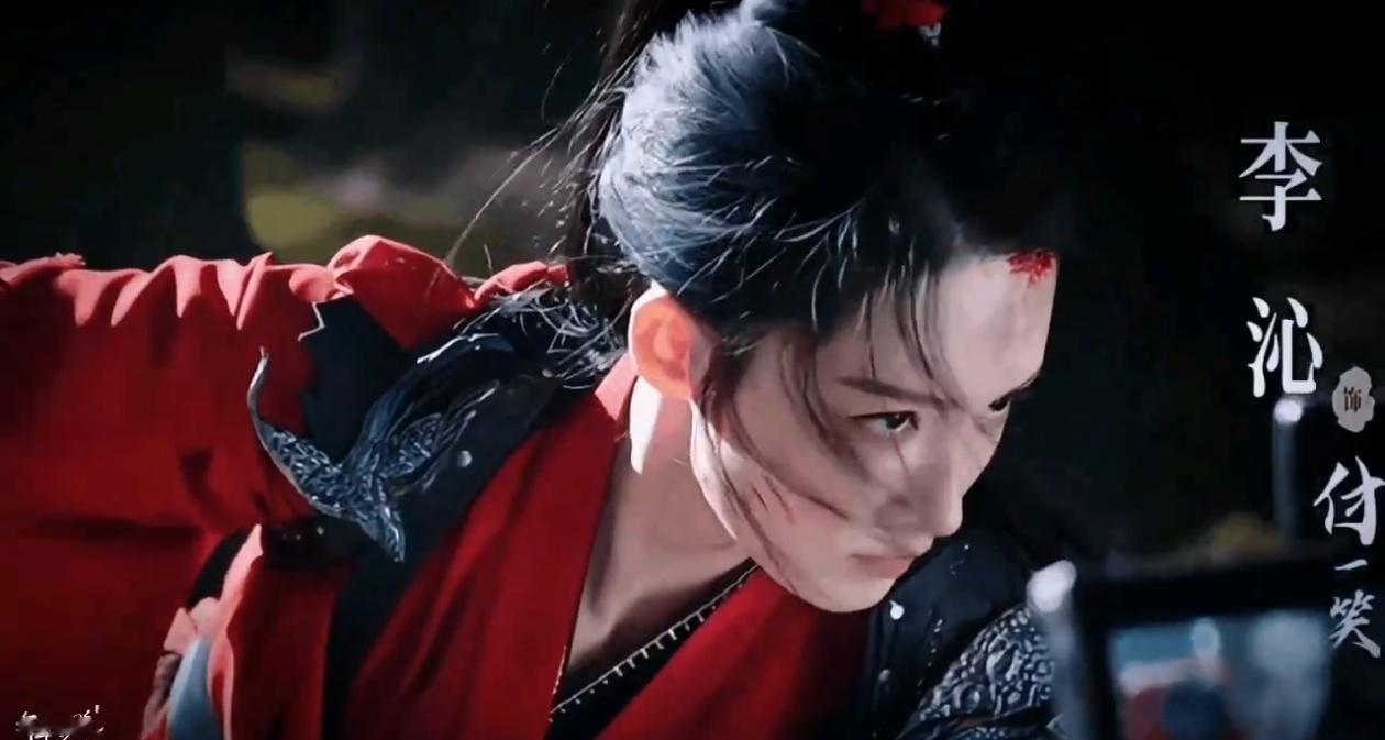 李沁一回头梦女婚纱穿好了同生代演员里面演技能够和李沁媲美的确实不多，而且人真的很