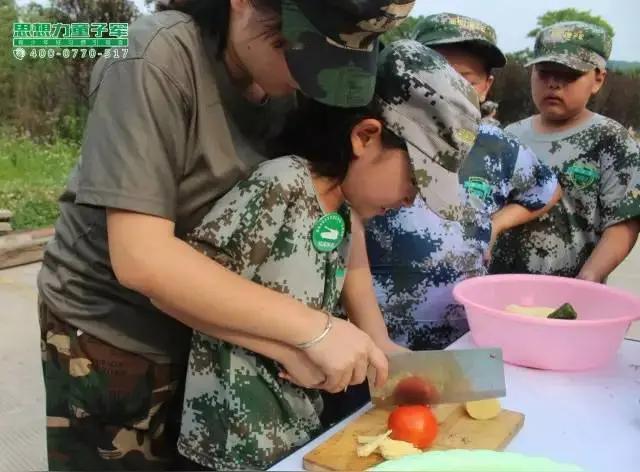 军训教官和小孩姐玩猜拳连输五局（完整榜单）
 
核心事件
 
2026年4月16