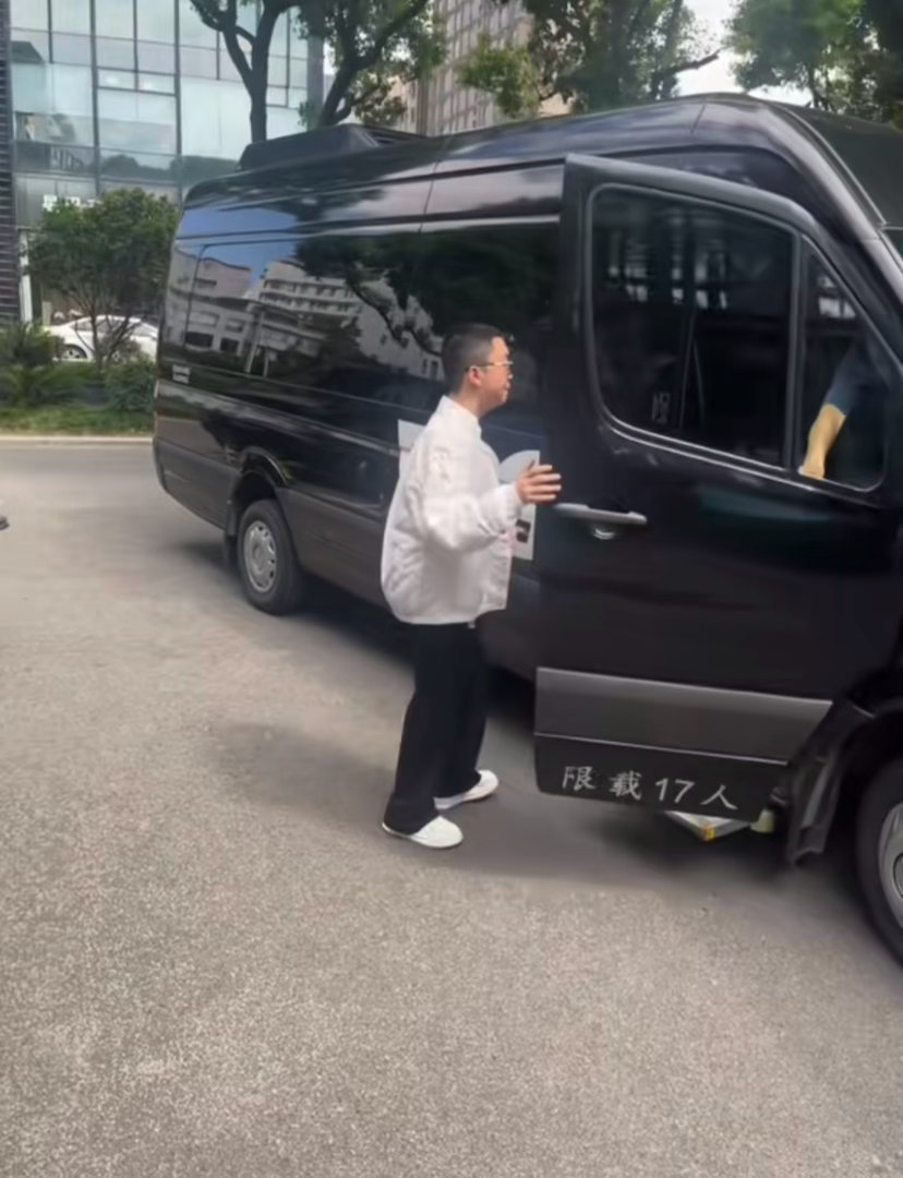 嘎达嘎哒…… ​​​