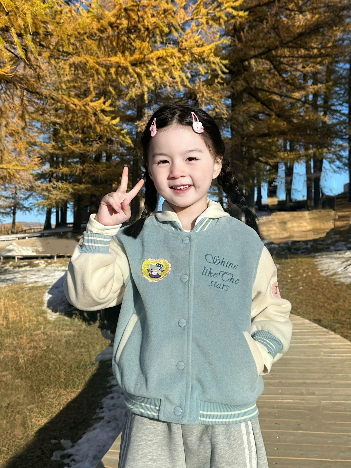 秋天很美呀🍁。🍁🍁🍁  👧🏻
