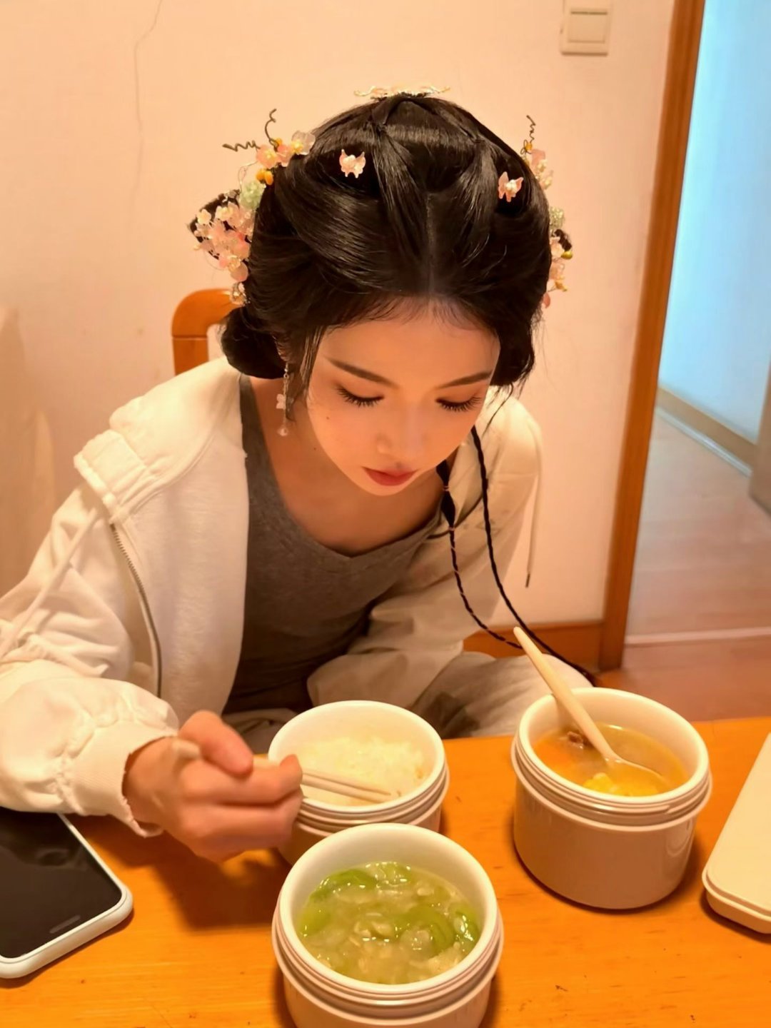 张淼怡 zmy 张淼怡错世录zmy 张淼怡崔小筱 “我将你写进书里，掀开书页，字