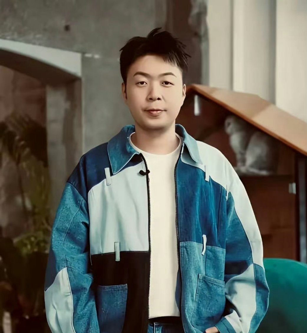 上一个热搜杜涛面相都变了 有多少人看成了杜海涛？赶紧举手杜海涛面相没变 但是海涛