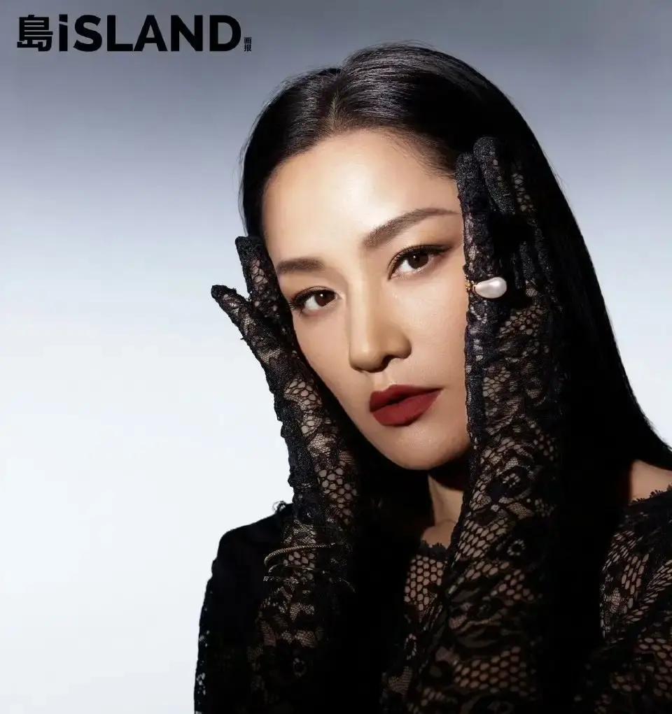 这经纪人，是懂反向营销的。

居然公开发文：“别再给瞿颖介绍工作了，回复不过来。