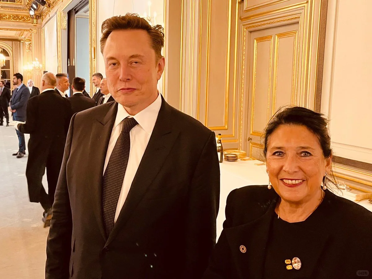 埃隆·马斯克会见了格鲁吉亚总统萨洛姆·祖拉比奇维利🇬🇪