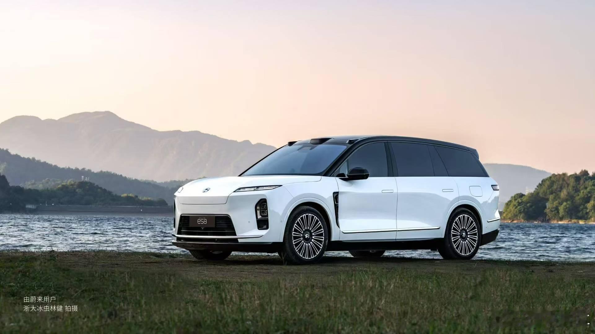 自己的车还没卖两台 ​新ES8倒是开单了 ​恭喜广州兄弟拿下新ES8 这个价位里
