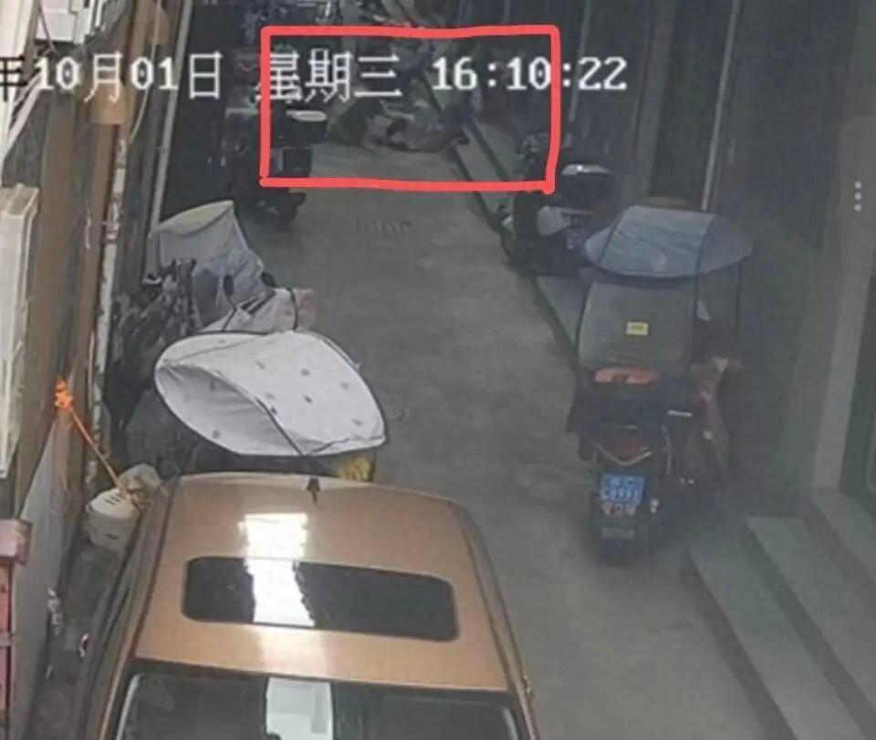“好心没好报！”6月23日报道，浙江温州，一82岁老人见67岁残疾老太摔倒时，连