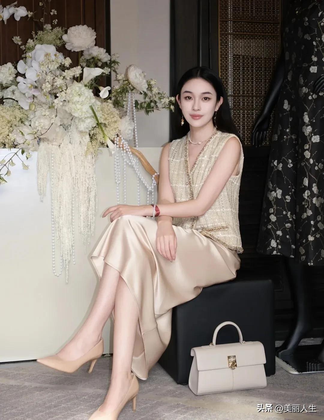 在喜欢的东西上花钱 统称为“精神维护费”目的只有一个花钱买好心情[/玫瑰]