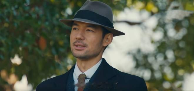 相信吗？他才32岁，可是看上去却比实际年龄成熟得多。

《醒来》里有一个人特别像