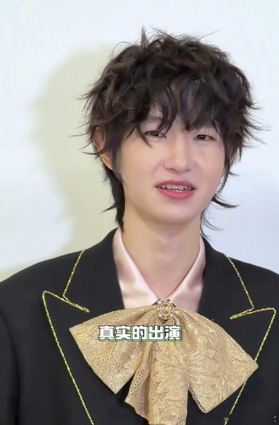 一诺回应综艺剧本耿直选手一诺再谈综艺剧本话题，一句反问引爆热搜。亲身录制亲身佐证