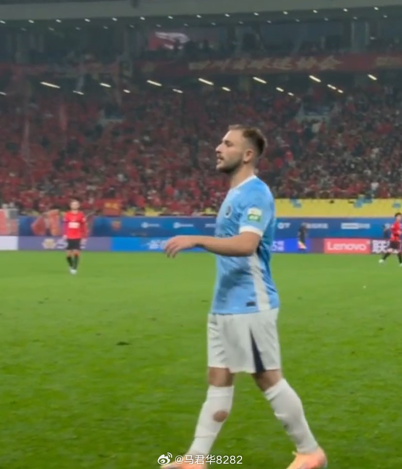 一张红牌，基本就没悬念了。米米，1进球+1拉伤？成都蓉城vs深圳新鹏城