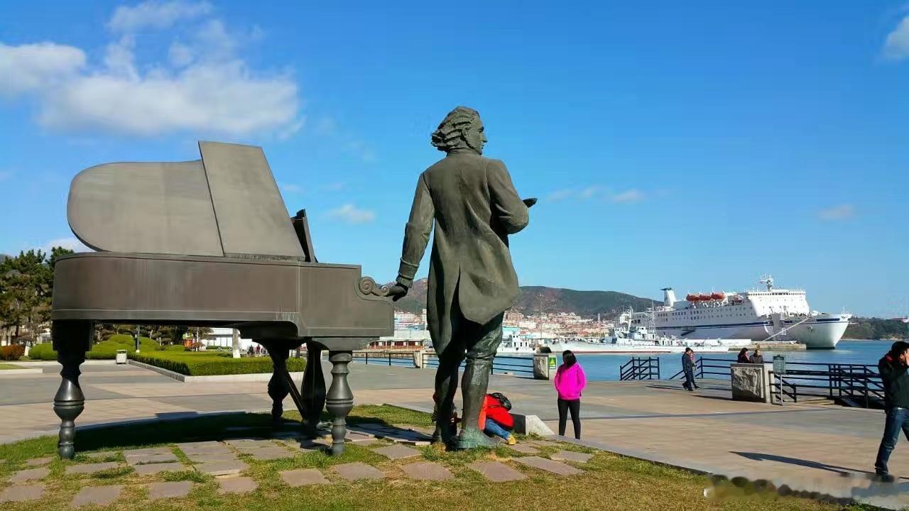 二月就这么开始，把快乐的事记下来，把不快乐的事丢了。哈哈……呜呜……      