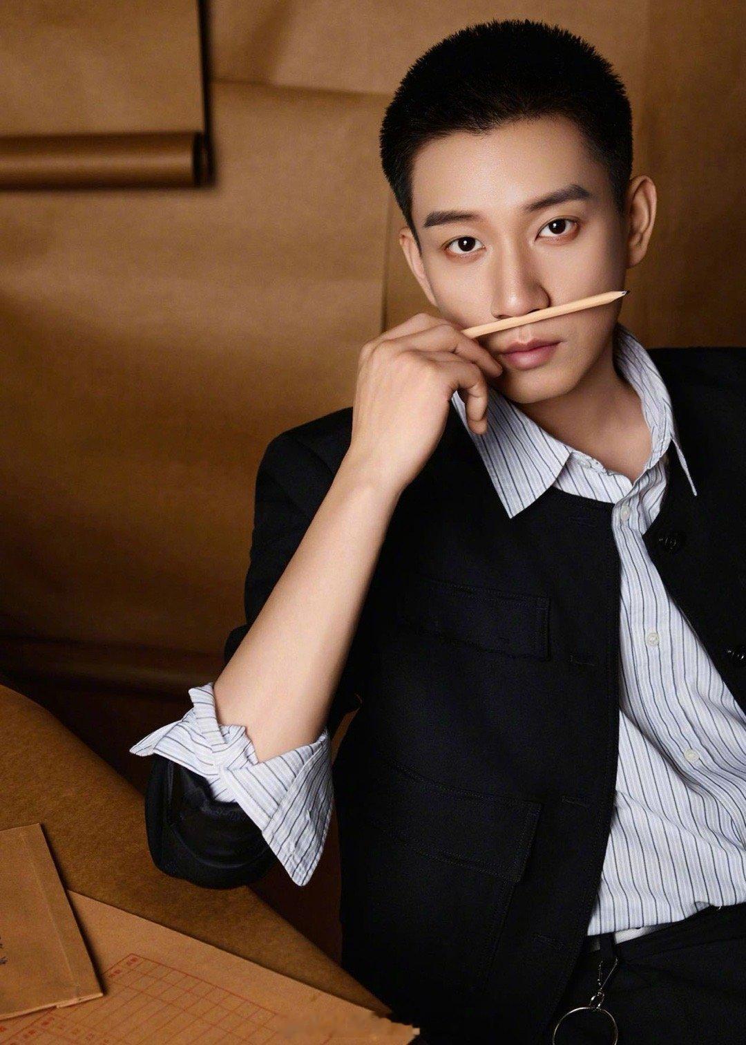 演员王子奇含金量还在上升御赐小仵作2 王子奇在专访中的表现，完美诠释了什么叫“演