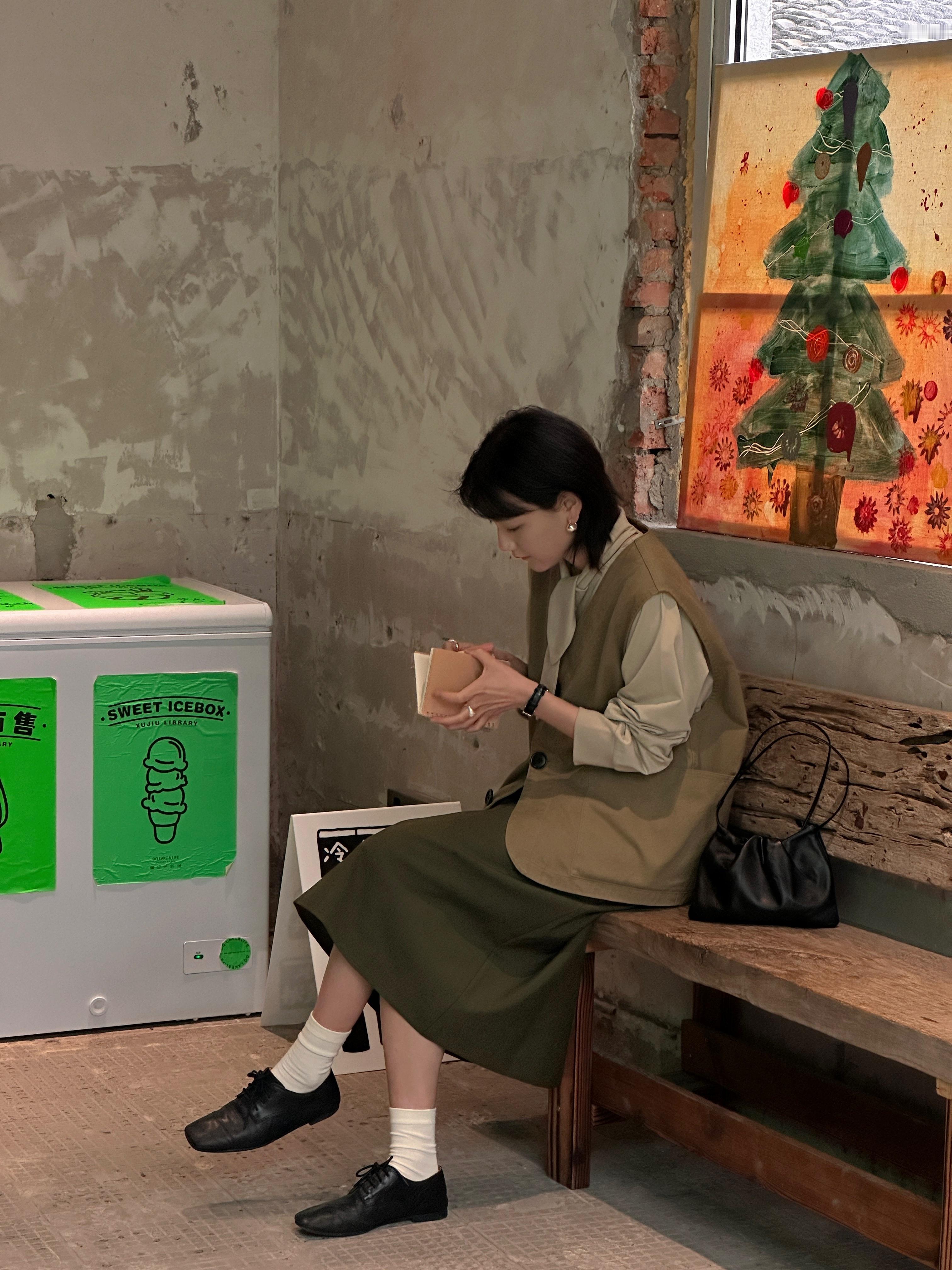 判断一件事情该不该做的两个标准：第一，做的时候喜欢、快乐，做了以后一定不会后悔的