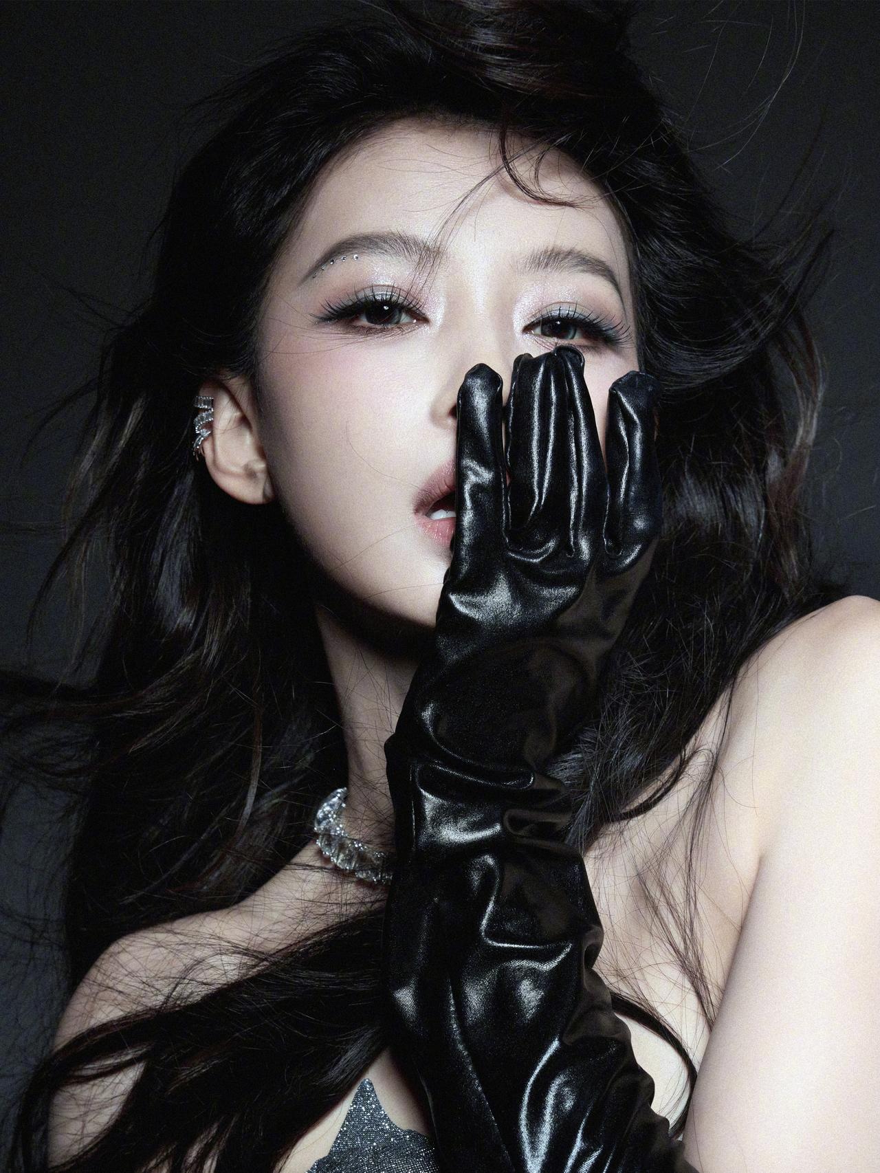 《乘风2026》二公选队长时，孙怡不想再得麦粒肿，颠颠的跑前跑后，恳求大家别选她