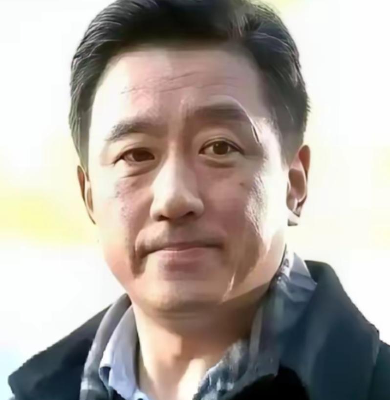一个演员，戏拍了七成，突然要求片酬翻倍，不给就罢演。导演二话不说，把已经拍好的几
