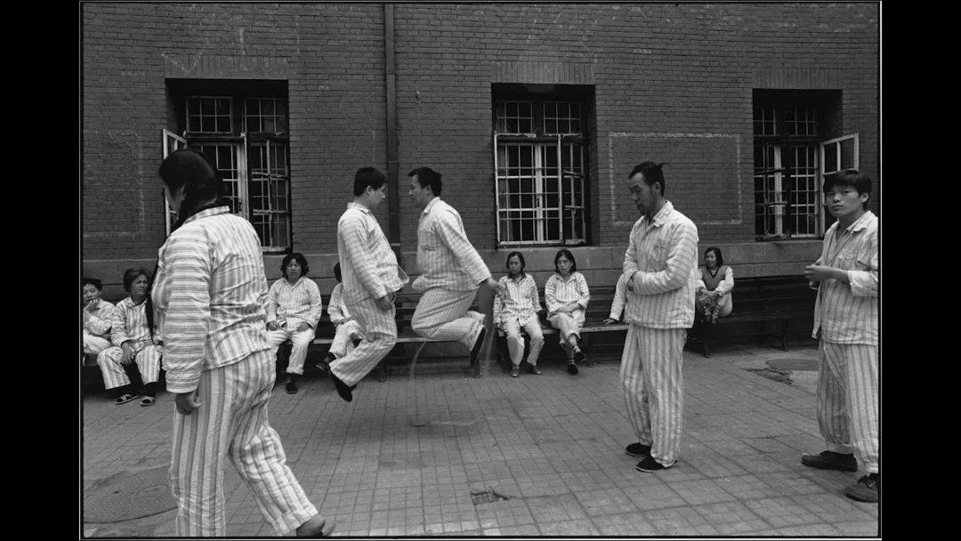 双相情感障碍 vs 精神分裂症 核心区别 • 双相：情绪过山车，主要是...