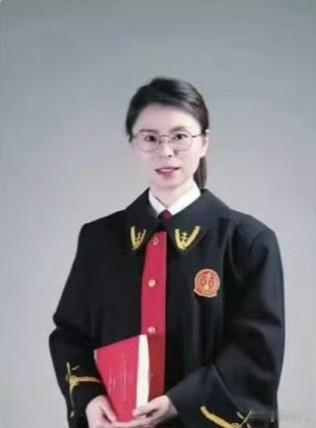徐飞云法官最近火了，不过这火法，有点让人脊背发凉。起因是LV告了奶茶品牌“茉莉奶