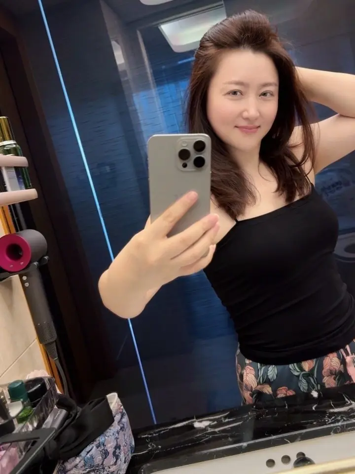 人生短暂，恰如白驹过隙； 回头看～原来，我们已经站在青春的尽头；回忆....