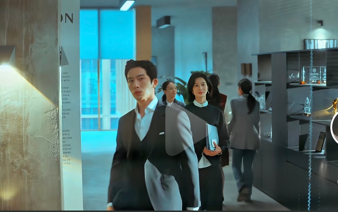 看不到任何一点点性张力，没有丝毫想亵玩的欲望 ​​​