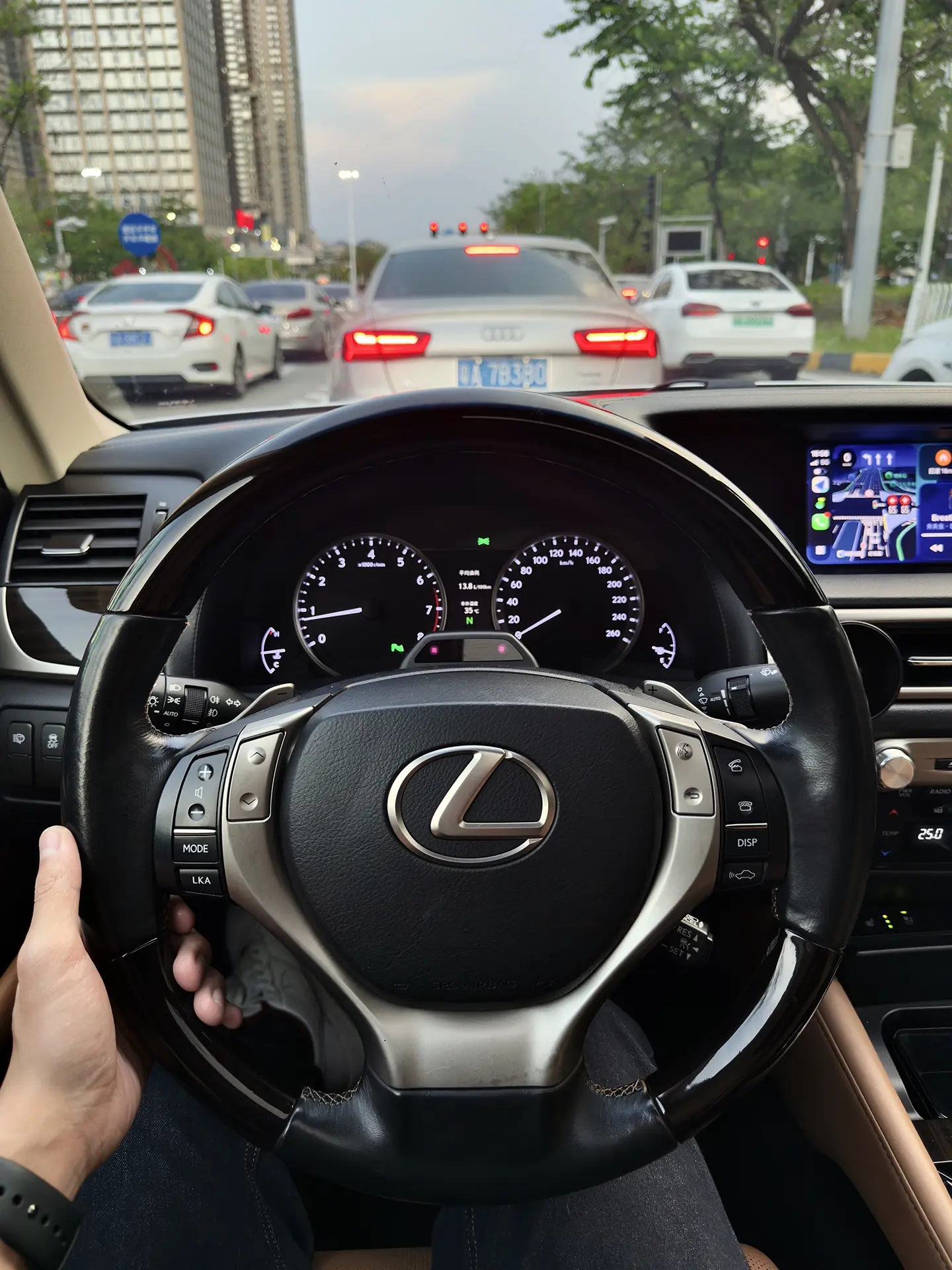 烟要抽细的，车你得开3.5V6的