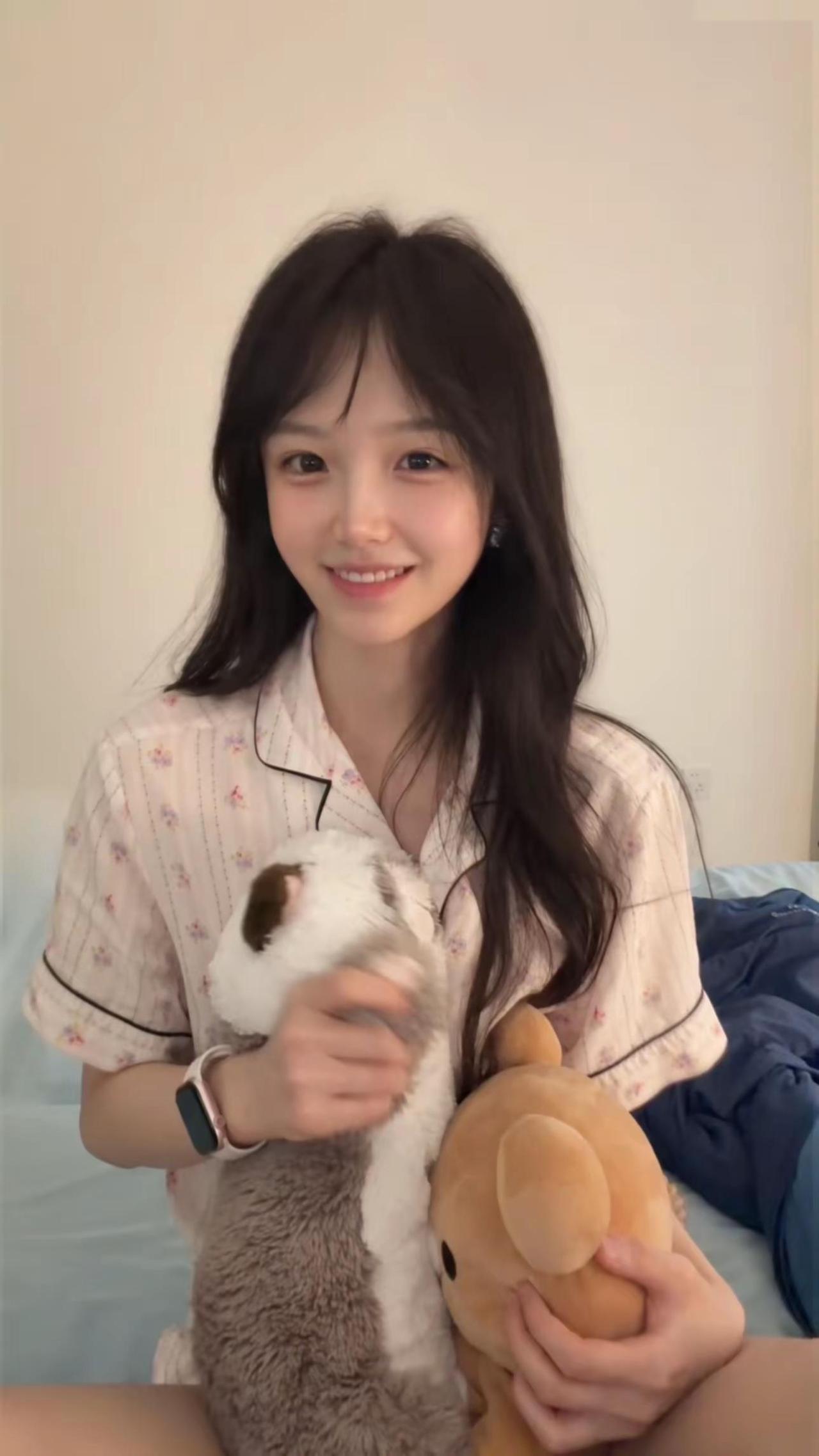 姐姐胖了也好看😘姐姐瘦了也好看😍化妆好看😋素颜好看😋姐姐怎么都好看😍姐