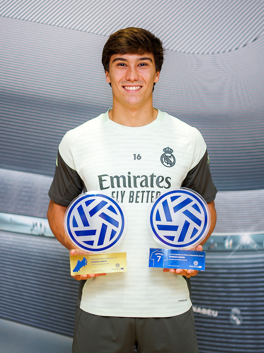 【官方】贡萨洛获得上赛季两个奖项：🏆 西协甲赛季最佳球员🏆 西协甲B组最佳射