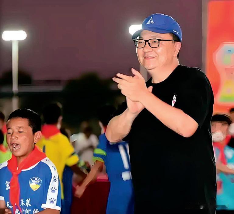 董路的46万悬赏，
给所有喷子提了个醒。

别张嘴就是“一抓一大把”，
真让你送
