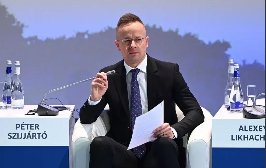 美国这一下糗大了！北约外长会议期间，匈牙利给美国出了个难题，无论美国如何应对，最