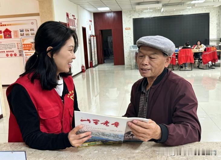 “声”入人心暖桑榆 有声伴读传温情
 
万柏林区南寒街道西华苑东社区针对辖区老年