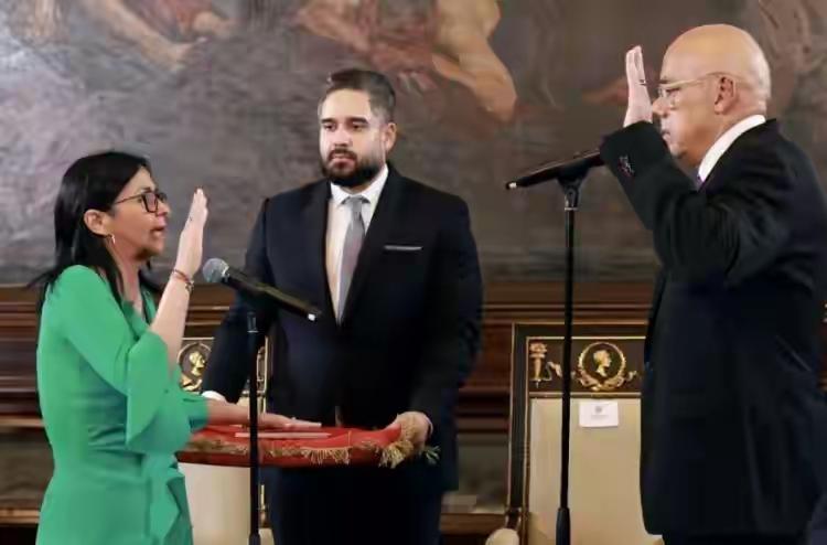 特朗普取消对委第二波军事打击特朗普发现，对于委内瑞拉的敲诈并没有起作用，人家很快