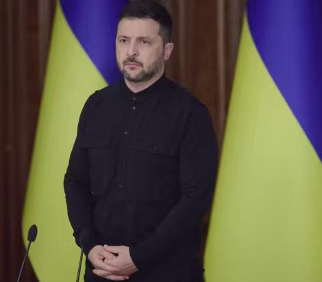 [28日路透社]-乌克兰总统泽连斯基表示，虽然接受和平谈判，但绝对不会让出领土，