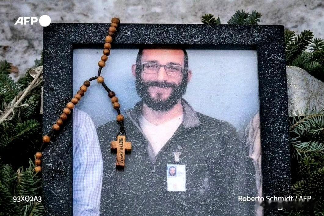 在联邦特工开当街枪杀明尼阿波利斯男子，并以其携带有武器为由后，多个枪支权利团体对