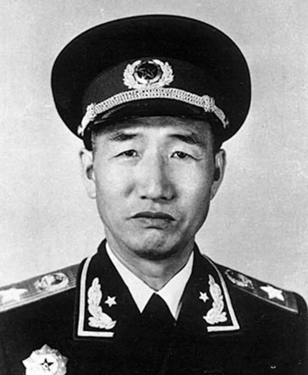 徐向前元帅一生曾经担任过哪些重要职务？详细梳理他所历经的职位
1948年6月，汾