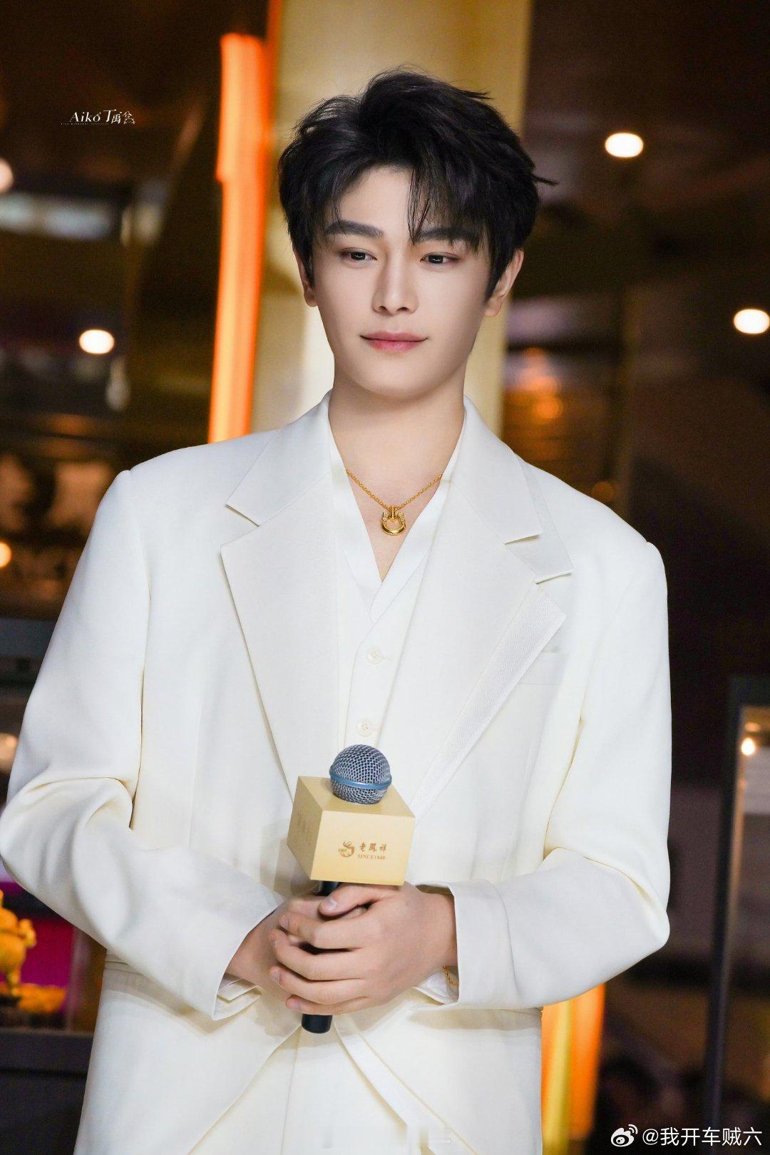 丁禹兮天才游戏 dyx丁禹兮陈伦 “世界上总有黑暗的存在,但也一定会有寻找光明的