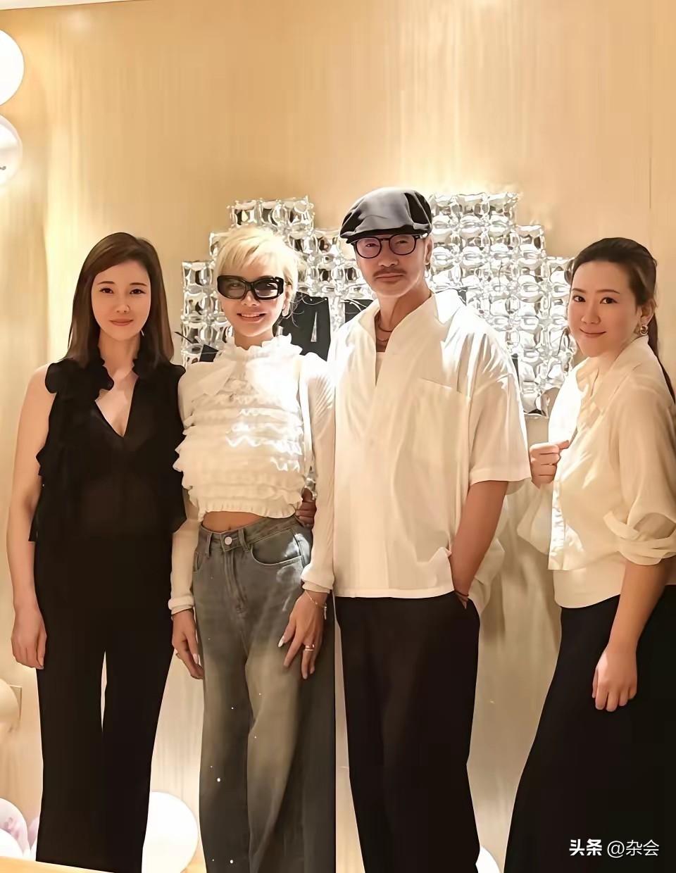 岁月不败美人！60岁叶子楣庆生照曝光，状态太绝了！
染了一头时髦黄发，大胆露出小